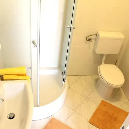 Elegant In With 40 M² Terrace アパート *