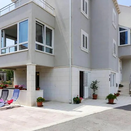 Elegant In With 40 M² Terrace *